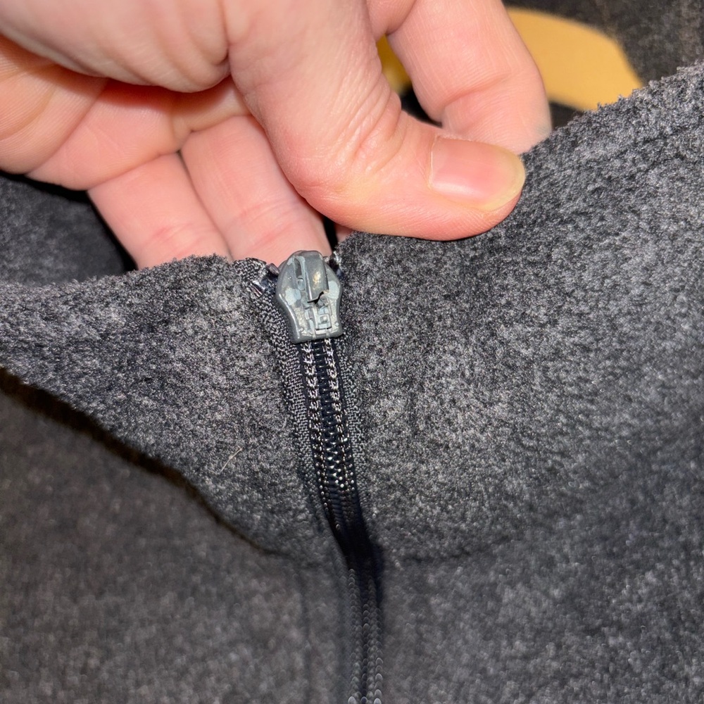 Columbia Fleece Vest - Picture 2 of 5